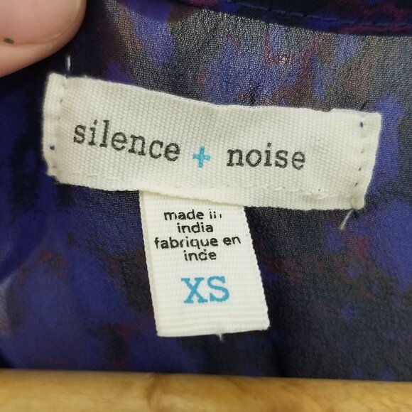 Silence + Noise Blue Red Snake Skin Pattern Scoop Neck Sheer Tank Top Size XS - Picture 3 of 8